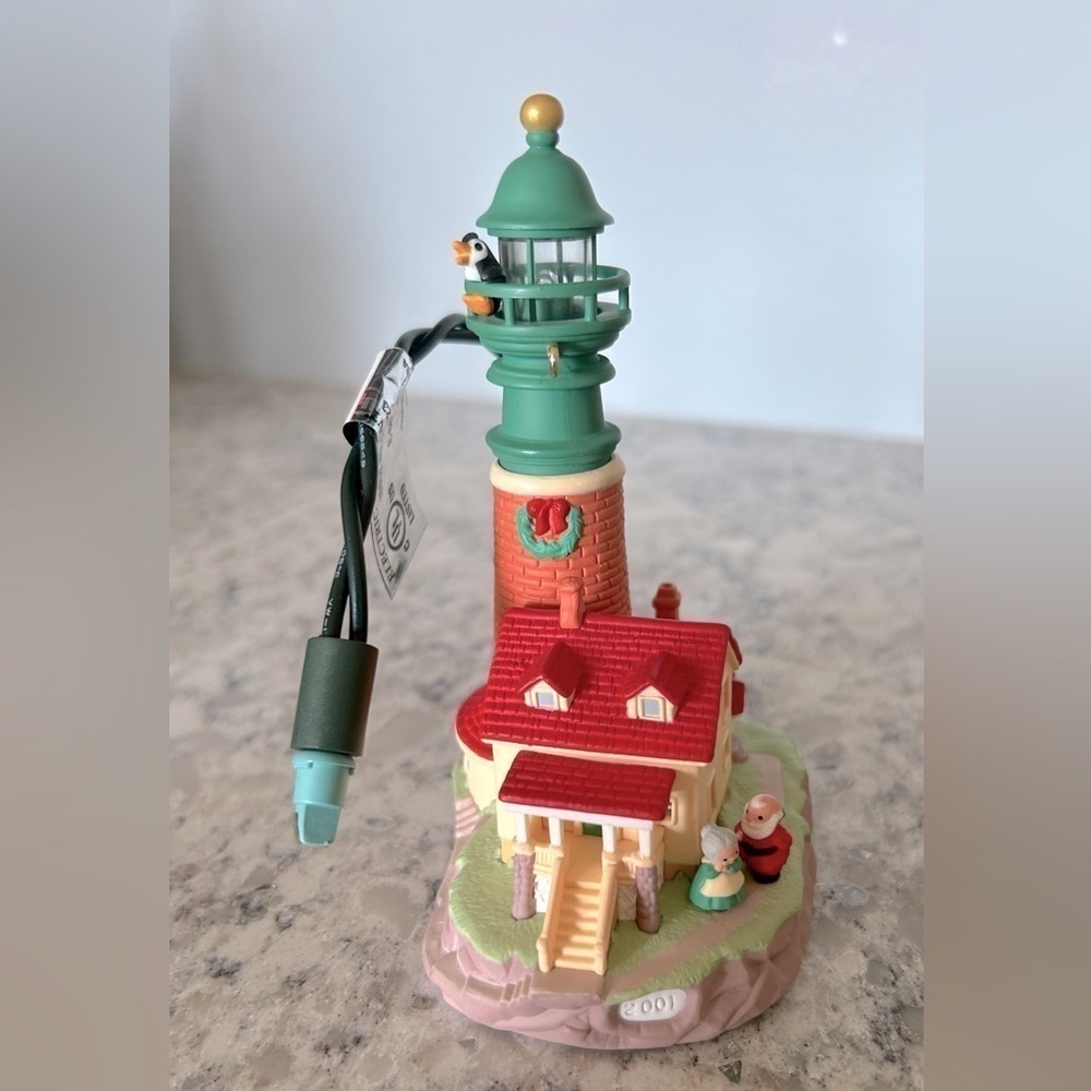 Hallmark Keepsake Lighthouse Greetings Flashing Ornament 2001